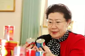 她是「中国最励志退休大妈」，55岁创业做出市值超百亿上市公司图片