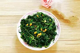 80岁的奶奶说：这道清炒麻叶不能错过，美味营养，做法不翻车图片