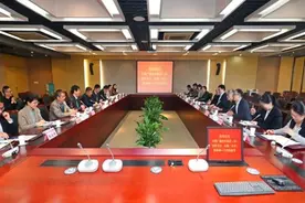 无锡广播电视集团（台） 党委书记、总裁陈秋峰一行来校调研图片