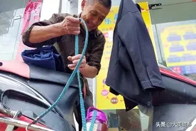 70岁大爷做1行50年，天天晚餐喝3两白酒，看村民为啥感谢图片