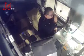 超载货车上不了高速，狡猾车主竟不看交通法看“兵法”图片