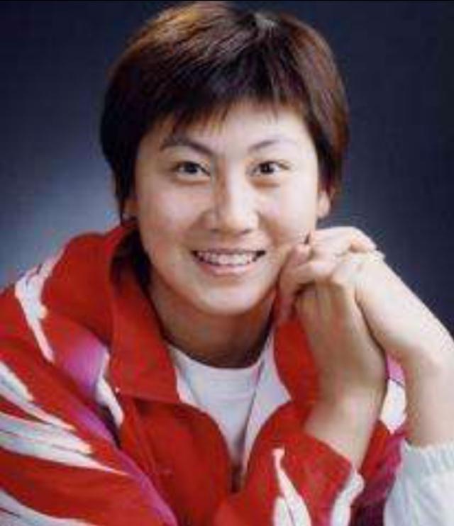 在浙江女篮的时候还因为不满主教练李昕对球员的打骂而闹过罢训风波