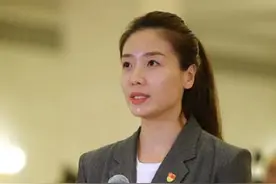 魏秋月：不听郎平劝险些无缘冠军，嫁给陪打教练，如今官至副厅级图片