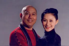 与原配离婚后，李成儒为何接连与小18岁和小28岁的她们分手？图片