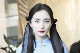 杨幂录《密室》路透，穿旗袍上衣配半裙硬扮民国女学生，却不违和图片