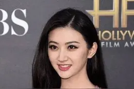 央视卸妆水”多牛看到，甜的真实颜值，网友：人间富贵花去哪了图片