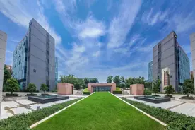 螃蟹上地铁之路图片