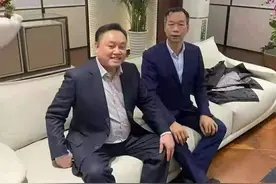 黄光裕归来图片