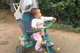 婴儿出生多久后能出门“遛弯”？很多父母都搞错时间，对娃不利图片