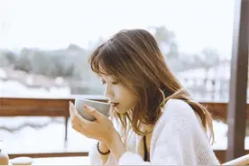 婚礼前夕，凤凰男提出推迟婚期，女方当机立断，结局很美好图片