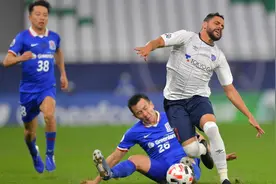 “中超恶人”秦升再引热议！妻子在火上浇油，媒体人：别狡辩了图片