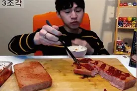 一口下去全是肉，60年国产午餐肉，网友大呼：普通家庭吃不起图片
