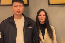 朱之文女儿大变样，一件毛衣“尽显优势”，养女孩就该培养气质图片