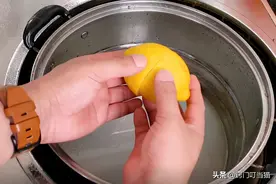 不管毛巾多脏多黄，教你一招，黄渍异味轻松去除，洗完干净又柔软图片