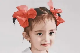 杨幂女儿正脸曝光，小糯米撞脸周杰伦，网友：完美还原刘恺威旧照图片