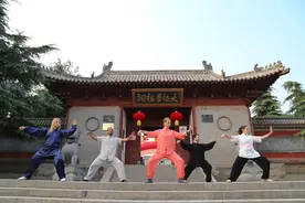 太极拳“香”到国外！德国夫妻专门来中国学习：这是中国送给世界的礼物图片