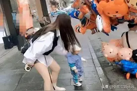 “没被小姨带的童年不完整”奶奶带娃已退潮，网友：这是谁带谁？图片