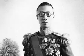 手带价值上亿的乾隆扳指，专家要求归还国家，男士当即亮明身份图片