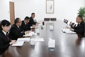 “知信行”合一！市检察院党组理论学习中心组再次专题学习贯彻习近平法治思想图片