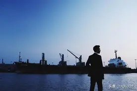 《新世界》：我是李子成，只想做一名好警察，为啥非逼我做大哥？图片