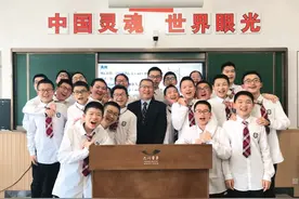 在泥泞中蹚出自主教育路——访重庆巴川中学总校长郭洪图片
