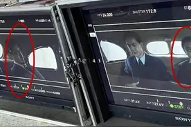 疑王一博新电影路透，深蓝西装配大背头很紧张，和王传君飙演技？图片