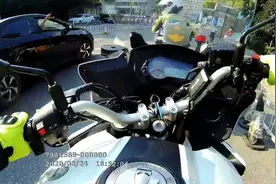 生死时速！15公里仅用20分钟，武汉交警飞驰护送病人就医图片