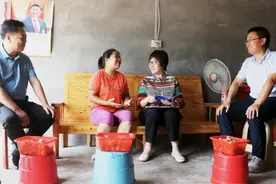 吕晓莉来屏督导脱贫攻坚、防汛减灾和重大项目建设工作图片