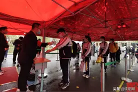 沈阳初三学子如期开学，加油！图片