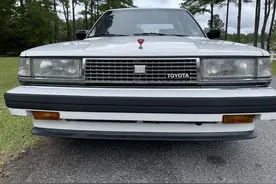 1986年丰田美国市场的旗舰轿车图片