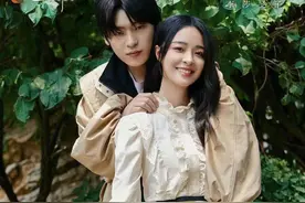 28岁央视前美女主持官宣恋情！晒比心图告白，和男友登恋综好般配图片