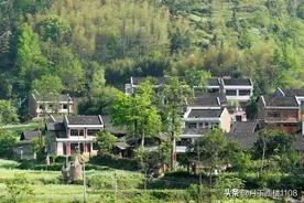 这个衡阳人为了要儿子却连生八个女儿，如今生活幸福成了村里首富图片