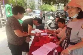 郑州一小区找来新物业，老物业却不肯走！专家：老物业或面临处罚，业委会可以走司法途径图片