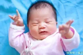 爷爷叫魏炎爸爸叫魏寒，奶奶给孙子取的名字，让孩子天天被点名图片