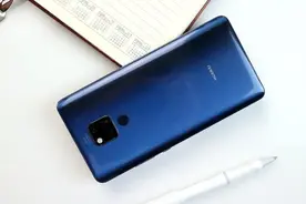 跌至4399元，八核CPU+256GB+5000mAh+30倍变焦，华为首款5G手机图片
