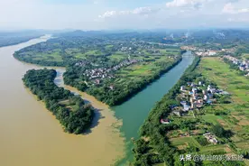 珠江上游流域现“鸳鸯锅”景观！融江浪溪江一清一浊泾渭分明图片