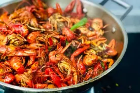 “夜宵之王”小龙虾，你吃对了吗？图片