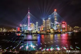 瞬时客流6.5万！外滩“拉链式”过马路重现江湖，这次又升级了图片