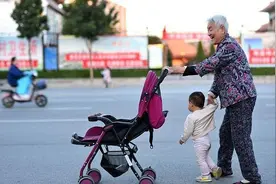 奶奶好还是姥姥好？孩子的答案很扎心，网友称真实，父母该反省了图片