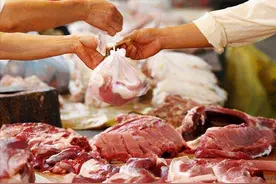 买排骨时，牢记4不买，教你正确方法，挑到新鲜优质的好排骨图片