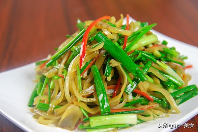 怎么制作榨菜好吃（厨师长分享香葱榨菜简单的做法）