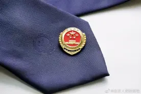 高空作业竟然不系安全带图片