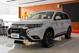 2.4L+四驱，油耗不高空间够用，实拍欧蓝德图片