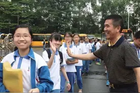 杭州中考落幕，中等生开始狂欢，学霸却哭诉：三年的努力白费了图片