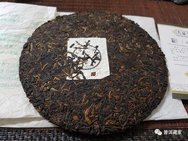 2005年金色韵象：大益改制元年的明星茶品，勐海茶厂复兴的里程碑