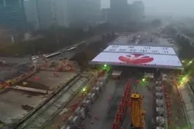 一夜之间，基建狂魔火了！43小时改造1座立交桥，中国打破纪录图片