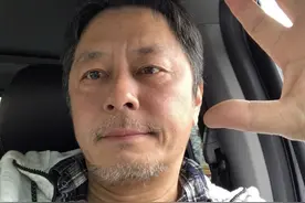 59岁王杰近照曝光，胡须斑白沧桑不已，男人味星味全无图片