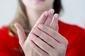 你以为更年期只是潮热、出汗、发脾气吗？图片