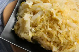 腌酸菜，直接抹盐是大错！掌握3技巧，保证不起沫不腐烂，还酸爽图片