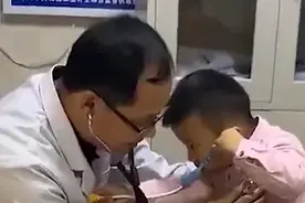 老中医住院为医护号脉，到底谁给谁看病？图片